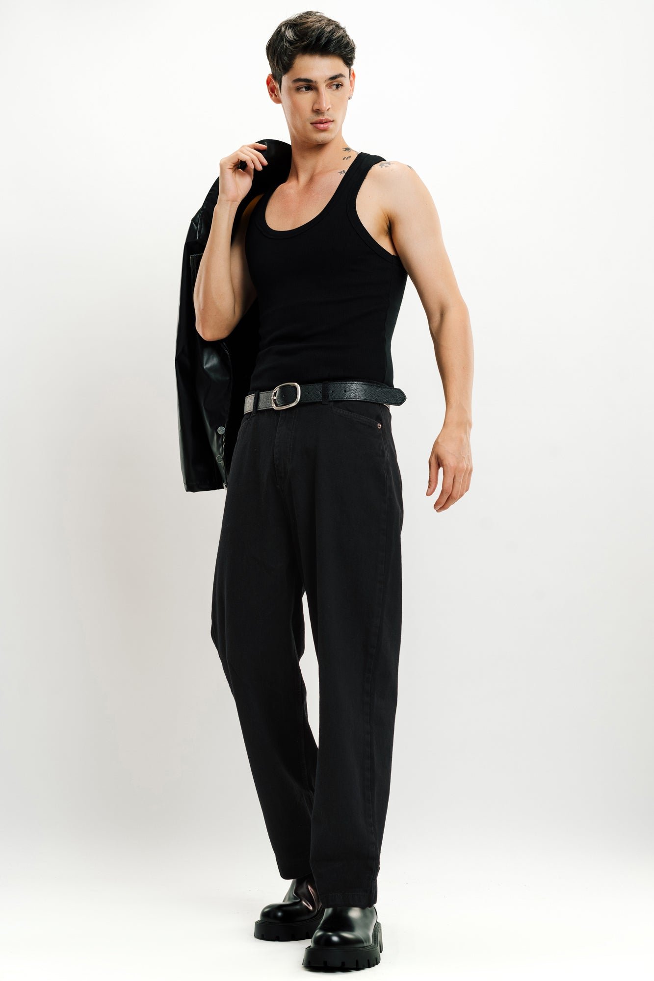 DSC05399-Edit_fdd204a1-e8ec-43ef-b44a-55728d54b6c4.jpg Perfect Black Essential Wardrobe Straight-Fit Denim Jeans - Image 1