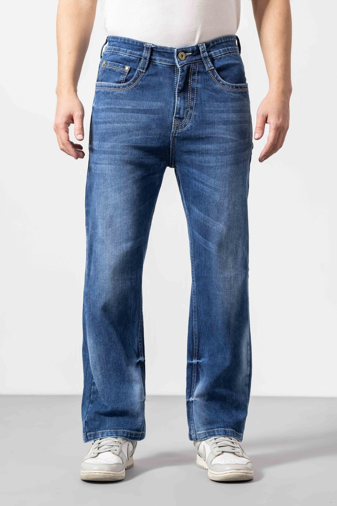 GSFTDNMJAN026LBLU.jpg Blue Washed Classic Straight-Fit Denim Jeans for Men - Image 1