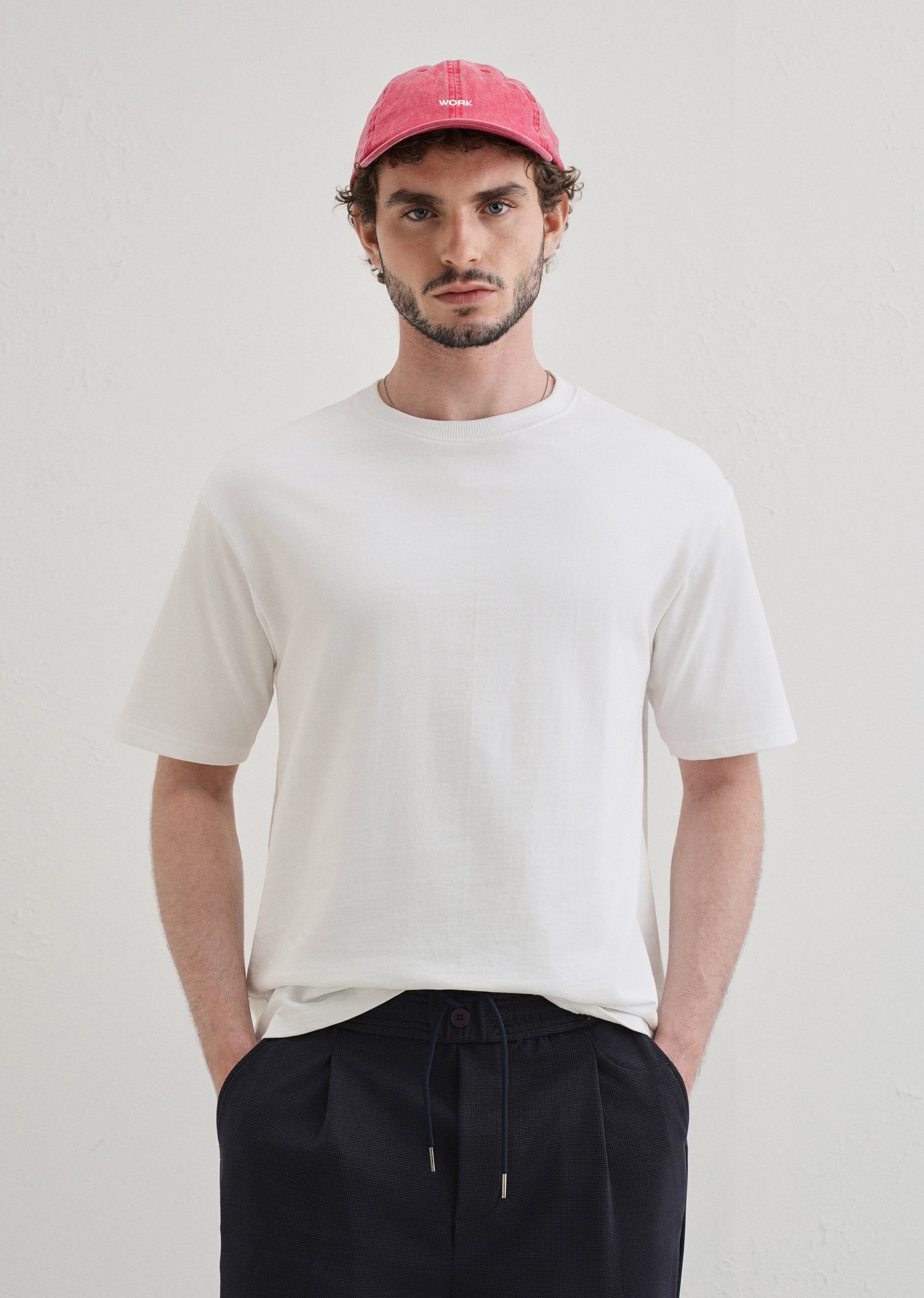 WhiteBasicRelaxedFitT-shirt_4_16bc791b-4317-4056-93b0-01477df34363-scaled-1.jpg White Basic Relaxed Fit Cotton T Shirt - Image 1